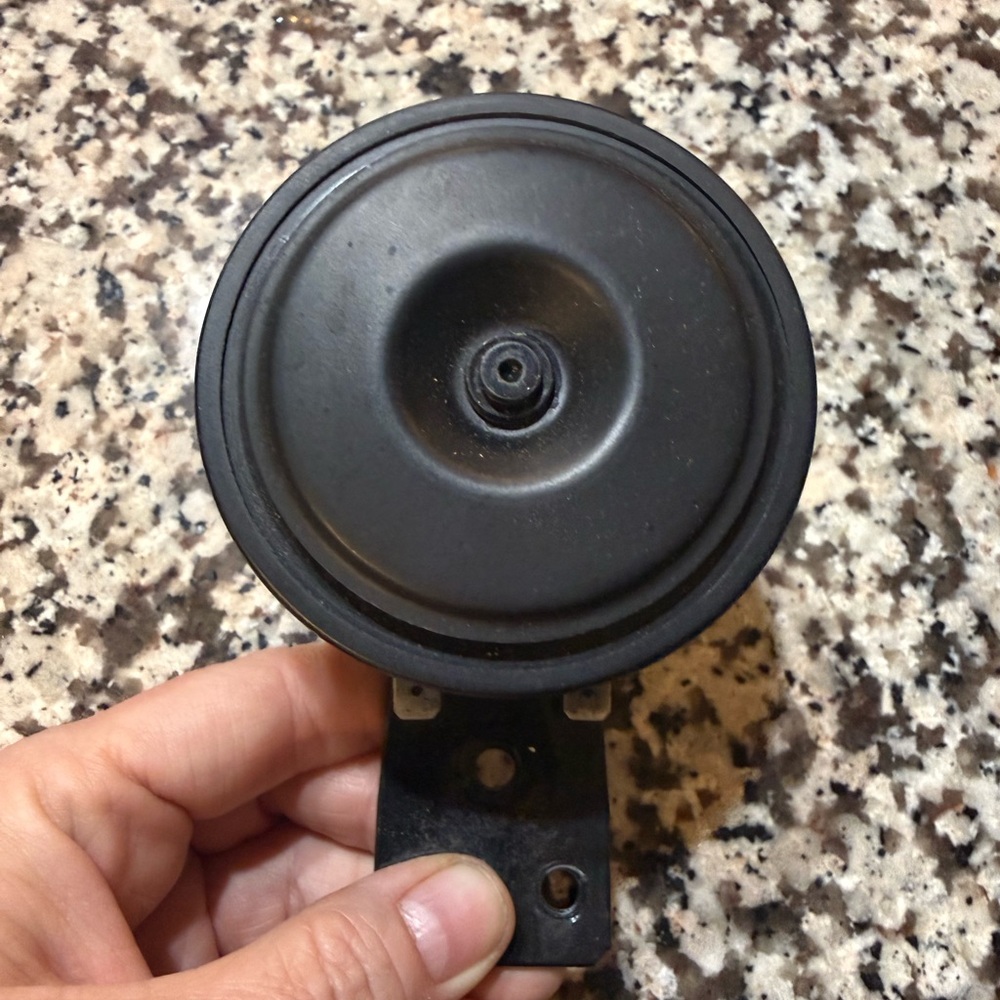 Harley Davidson sportswear horn assembly